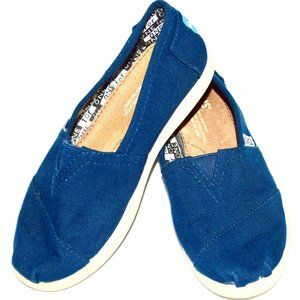 Toms Navy Blue Classic Canvas Shoes 🌸  Size 3 (Host Pick)